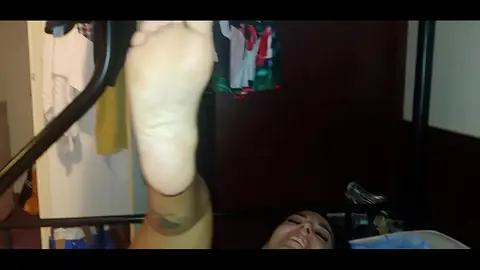 Mete la mano, quiero correrme — 4