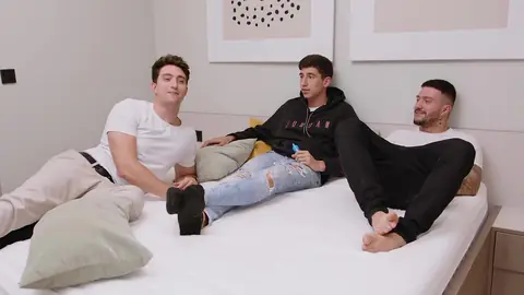 Zaawaadi, Brady Bud: big cock, beautiful, still 1 of 8