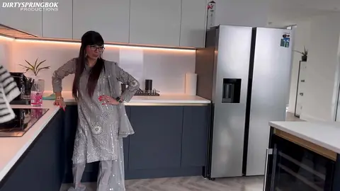 Goro Kush, Aaliyah Yasin: velký penis, krásné, záběr 1 z 8