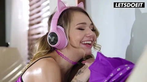 Skye Blue, Mia Kay: cunnilingus, fingering, still 4 of 8